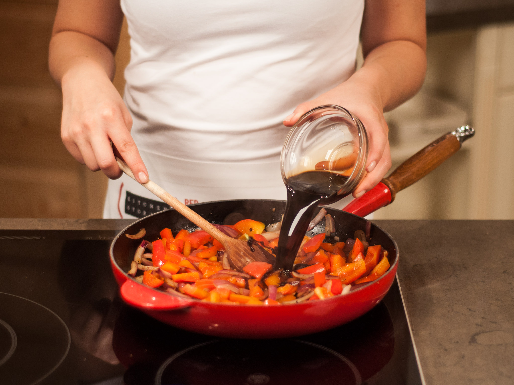 Asian-style red pepper salad