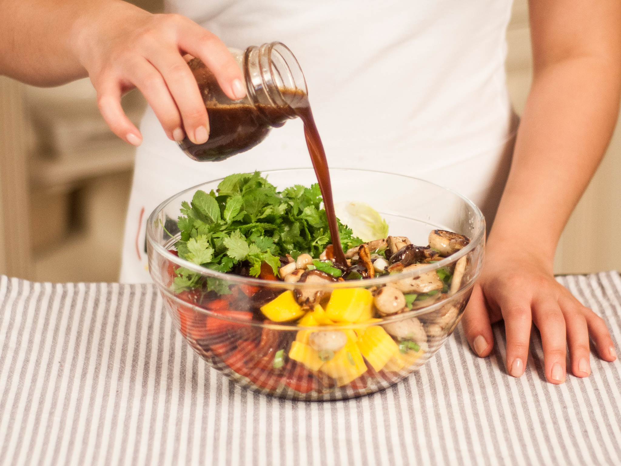 Asian-style red pepper salad